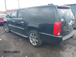 2014 Cadillac Escalade ESV Luxury z VIN 1GYS4HEF6ER236027, wystawiony jako IAAI lot #42229937 z przebiegiem 232 335 mil mil oraz . Historia ofert i sprzedaży dostępna na DreamBid. Obrazek 3.