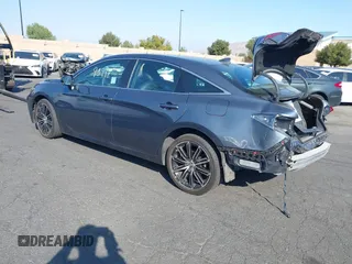 2019 Toyota Avalon XLE z VIN 4T1BZ1FB5KU030812, wystawiony jako IAAI lot #41498998 z przebiegiem 31 986 mil mil oraz . Historia ofert i sprzedaży dostępna na DreamBid. Obrazek 3.