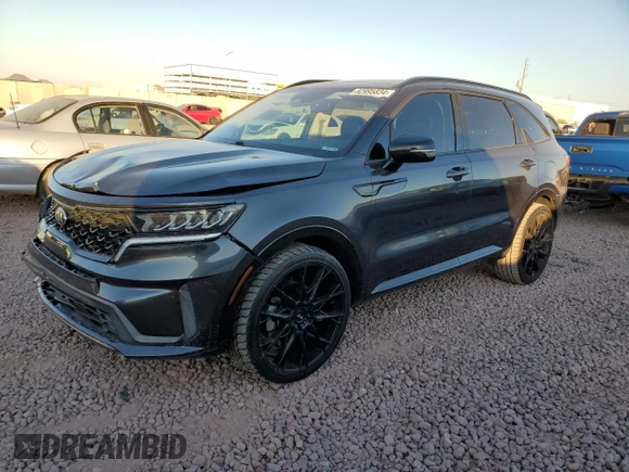 2021 Kia Sorento S with VIN 5XYRL4LC8MG008424, listed as a Copart auction lot 82995834 with 90,992 mi miles and Salvage Title. Bid and sale history available at carsss.com. Image 1.