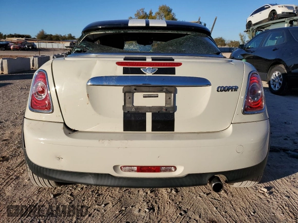 2015 MINI Cooper Coupe with VIN WMWSX1C55FT508115, listed as a Copart auction lot 81240644 with 105,471 mi miles and Salvage Title. Bid and sale history available at carsss.com. Image 6.
