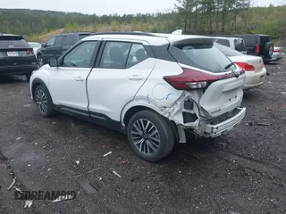 2024 Nissan Kicks SR with VIN 3N1CP5DV3RL482106, listed as a IAAI auction lot 41861960 with 29,876 mi miles. Bid and sale history available at carsss.com. Image 3.