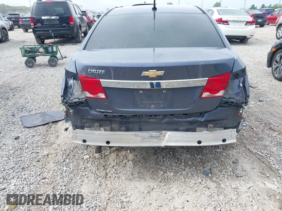 2014 Chevrolet Cruze LS z VIN 1G1PA5SH1E7425780, wystawiony jako IAAI lot #42238210 z przebiegiem 156 546 mil mil oraz . Historia ofert i sprzedaży dostępna na DreamBid. Obrazek 6.