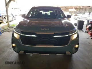 2024 Kia Seltos EX with VIN KNDERCAA1R7639951, listed as a Copart auction lot 46897115 with 1,136 mi miles and Clean Title. Bid and sale history available at DreamBid. Image 5.