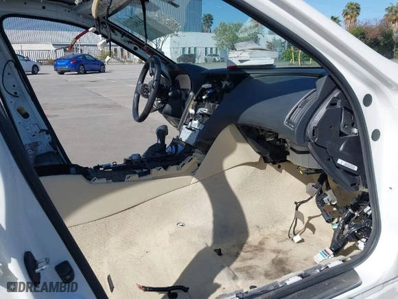 2015 Infiniti Q50 Premium with VIN JN1BV7AP7FM334254, listed as a IAAI auction lot 41923883 with 1 mi miles. Bid and sale history available at carsss.com. Image 5.