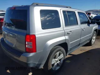 2017 Jeep Patriot Sport with VIN 1C4NJPBB8HD132437, listed as a IAAI auction lot 41429955 with 141,243 mi miles. Bid and sale history available at carsss.com. Image 4.