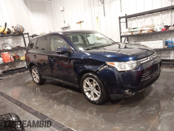 2014 Mitsubishi Outlander SE z VIN JA4AZ3A3XEZ002226, wystawiony jako IAAI lot #41701467 z przebiegiem 151 894 mil mil oraz . Historia ofert i sprzedaży dostępna na DreamBid. Obrazek 1.