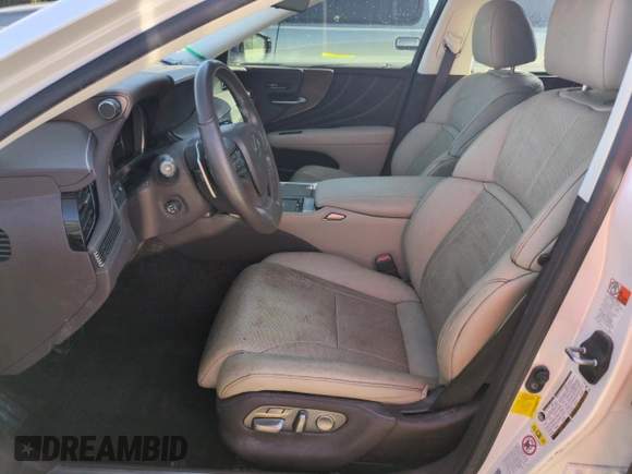2019 Lexus LS 500 with VIN JTHB51FF4K5008165, listed as a Copart auction lot 73725824 with Not provided miles and Non repairable. Bid and sale history available at DreamBid. Image 7.