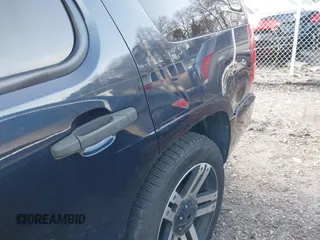 2007 Chevrolet Tahoe Police z VIN 1GNEC03027R389939, wystawiony jako IAAI lot #41946822 z przebiegiem Nie podano mil oraz . Historia ofert i sprzedaży dostępna na DreamBid. Obrazek 6.