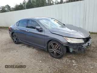 2017 Honda Accord Touring with VIN 1HGCR3F97HA000952, listed as a Copart auction lot 60136685 with 209,493 mi miles and Salvage title. Bid and sale history available at DreamBid. Image 4.