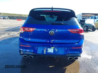 2023 Volkswagen Golf 20th Anniversary Edition z VIN WVWBB7CDXPW213586, wystawiony jako IAAI lot #41516848 z przebiegiem 27 896 mil mil oraz . Historia ofert i sprzedaży dostępna na DreamBid. Obrazek 16.