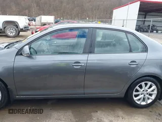 2010 Volkswagen Jetta SE with VIN 3VWRZ7AJ5AM162053, listed as a IAAI auction lot 41811153 with 141,988 mi miles and . Bid and sale history available at DreamBid. Image 14.