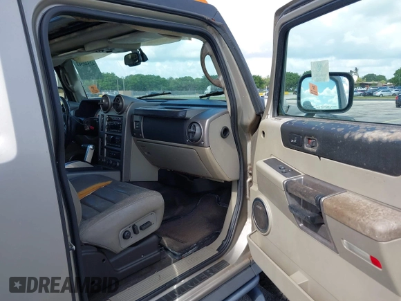 2003 Hummer H2 z VIN 5GRGN23U63H131139, wystawiony jako IAAI lot #42540561 z przebiegiem 182 365 mil mil oraz . Historia ofert i sprzedaży dostępna na DreamBid. Obrazek 5.