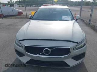 2019 Volvo S60 Momentum with VIN 7JR102FK0KG000679, listed as a IAAI auction lot 39804336 with 89,525 mi miles. Bid and sale history available at carsss.com. Image 6.