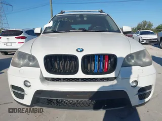2012 BMW X5 35i z VIN 5UXZV4C58CL753901, wystawiony jako IAAI lot #41341933 z przebiegiem 140 285 mil mil oraz . Historia ofert i sprzedaży dostępna na DreamBid. Obrazek 12.