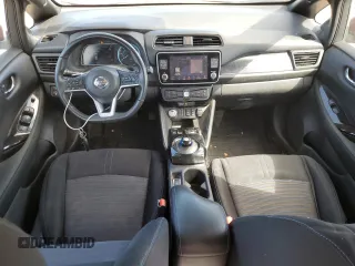 2022 Nissan LEAF SV Plus z VIN 1N4BZ1CV3NC558562, wystawiony jako Copart lot #54583795 z przebiegiem 62 266 mil mil oraz Szkoda całkowita • Salvage title. Historia ofert i sprzedaży dostępna na DreamBid. Obrazek 8.