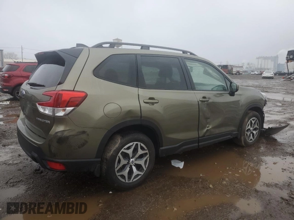 2024 Subaru Forester Premium with VIN JF2SKADC7RH516871, listed as a Copart auction lot 47530275 with 0 mi miles and Salvage Title. Bid and sale history available at carsss.com. Image 3.