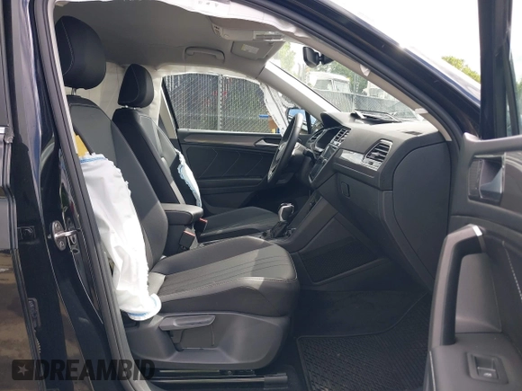 2023 Volkswagen Tiguan SE with VIN 3VV3B7AX4PM136264, listed as a IAAI auction lot 39724241 with 8,774 mi miles and . Bid and sale history available at DreamBid. Image 5.