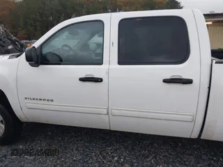 2013 Chevrolet Silverado 1500 LT with VIN 3GCPKSE71DG376346, listed as a IAAI auction lot 41046128 with 190,709 mi miles. Bid and sale history available at carsss.com. Image 14.