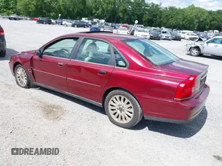 2006 Volvo S80 z VIN YV1TS592461426117, wystawiony jako IAAI lot #42330241 z przebiegiem 149 690 mil mil oraz . Historia ofert i sprzedaży dostępna na DreamBid. Obrazek 3.