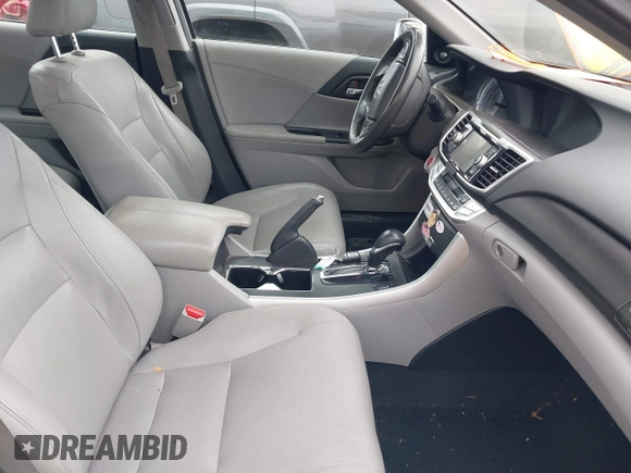 2013 Honda Accord Sdn EX-L with VIN 1HGCR2F8XDA031768, listed as a IAAI auction lot 41541297 with 134,332 mi miles. Bid and sale history available at carsss.com. Image 5.