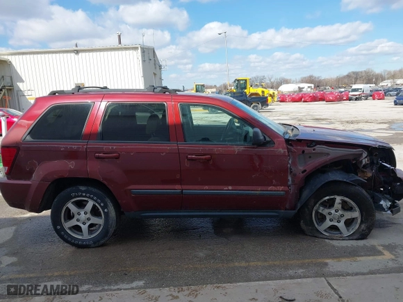 2007 Jeep Grand Cherokee Laredo with VIN 1J8HR48P37C624636, listed as a IAAI auction lot 41846326 with 222,116 mi miles. Bid and sale history available at carsss.com. Image 14.