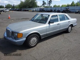 1986 Mercedes-Benz 560 z VIN WDBCA39D0GA245644, wystawiony jako Copart lot #56563485 z przebiegiem 231 797 mil mil oraz Tytuł czysty. Historia ofert i sprzedaży dostępna na DreamBid. Obrazek 1.