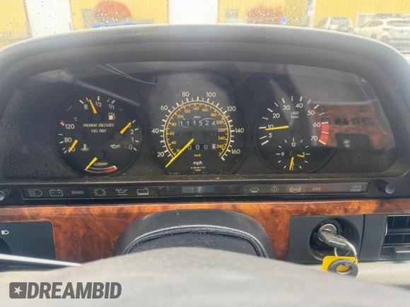 1988 Mercedes-Benz 560 with VIN WDBCA39D1JA406073, listed as a Copart auction lot 50398345 with 111,524 mi miles and Clean Title. Bid and sale history available at DreamBid. Image 8.