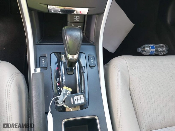 2015 Honda Accord Sedan EX-L with VIN 1HGCR2F84FA174105, listed as a IAAI auction lot 41877587 with 114,944 mi miles. Bid and sale history available at carsss.com. Image 11.
