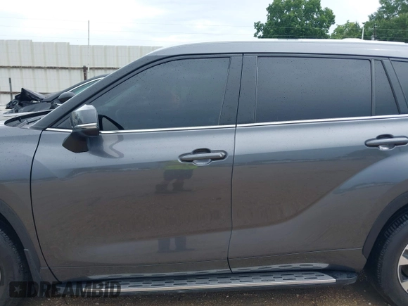 2023 Toyota Highlander L with VIN 5TDKDRAH8PS513610, listed as a IAAI auction lot 42474619 with 39,995 mi miles and . Bid and sale history available at DreamBid. Image 15.
