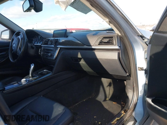 2012 BMW 3 Series 328i с VIN WBA3C1C55CF432664, выставлен на аукционе IAAI как лот 41334641 с пробегом Не указан миль и . История ставок и продаж доступна на DreamBid. Изображение 5.