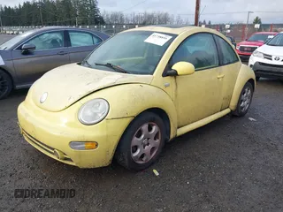 2003 Volkswagen New Beetle Coupe GLS with VIN 3VWCK21C23M406310, listed as a IAAI auction lot 41738895 with 140,308 mi miles. Bid and sale history available at carsss.com. Image 2.