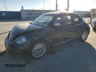2013 Volkswagen Beetle 2.5L w/Sun с VIN 3VWJP7AT1DM680038, выставлен на аукционе Copart как лот 87159584 с пробегом 131 261 миль миль и Списание • Salvage title. История ставок и продаж доступна на DreamBid. Изображение 1.