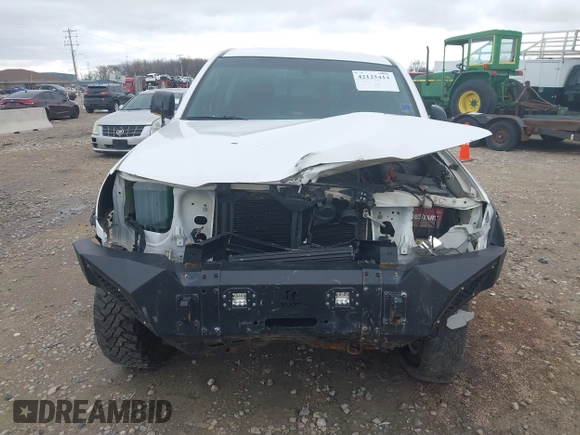 2008 Toyota Tacoma z VIN 5TEUU42NX8Z525861, wystawiony jako IAAI lot #42125414 z przebiegiem Nie podano mil oraz . Historia ofert i sprzedaży dostępna na DreamBid. Obrazek 6.