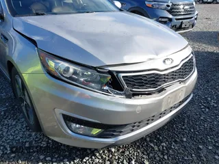 2013 Kia Optima EX z VIN KNAGM4AD4D5042639, wystawiony jako IAAI lot #41808282 z przebiegiem 107 763 mil mil oraz . Historia ofert i sprzedaży dostępna na DreamBid. Obrazek 6.