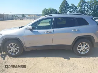 2018 Jeep Cherokee Latitude with VIN 1C4PJLCX1JD531305, listed as a IAAI auction lot 39712464 with 109,804 mi miles. Bid and sale history available at carsss.com. Image 14.