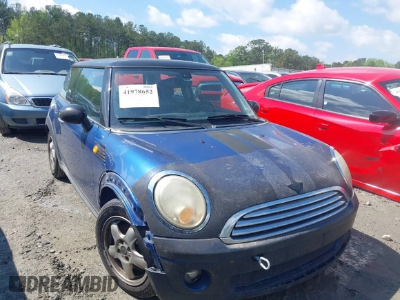 2008 MINI Hardtop with VIN WMWMF33538TU67798, listed as a IAAI auction lot 41978652 with 184,218 mi miles and . Bid and sale history available at DreamBid. Image 1.