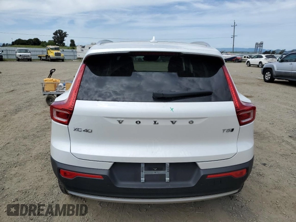 2022 Volvo XC40 Momentum with VIN YV4162UK0N2647095, listed as a Copart auction lot 52417015 with 42,041 mi miles and Salvage title. Bid and sale history available at DreamBid. Image 6.