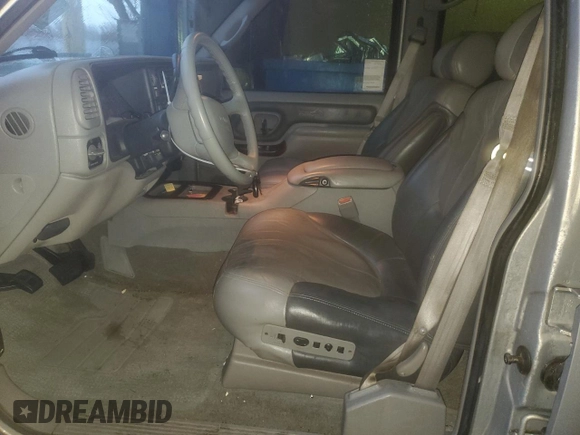 2000 GMC Denali z VIN 1GKEK13R9YR104210, wystawiony jako Copart lot #85599964 z przebiegiem 1 548 394 mil mil oraz Szkoda całkowita • Salvage title. Historia ofert i sprzedaży dostępna na DreamBid. Obrazek 7.