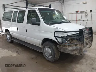 2006 Ford Econoline Passenger XL with VIN 1FBNE31LX6DB02171, listed as a IAAI auction lot 42084666 with 86,624 mi miles. Bid and sale history available at carsss.com. Image 1.