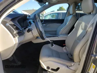 2020 Volvo XC90 Momentum with VIN YV4102CK1L1577922, listed as a Copart auction lot 73917914 with 63,877 mi miles and Salvage Title. Bid and sale history available at carsss.com. Image 7.