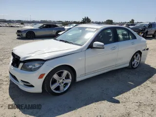 2011 Mercedes-Benz C 300 Sport с VIN WDDGF5EB4BA512612, выставлен на аукционе Copart как лот 61852515 с пробегом Не указан миль и Списание • Salvage title. История ставок и продаж доступна на DreamBid. Изображение 1.