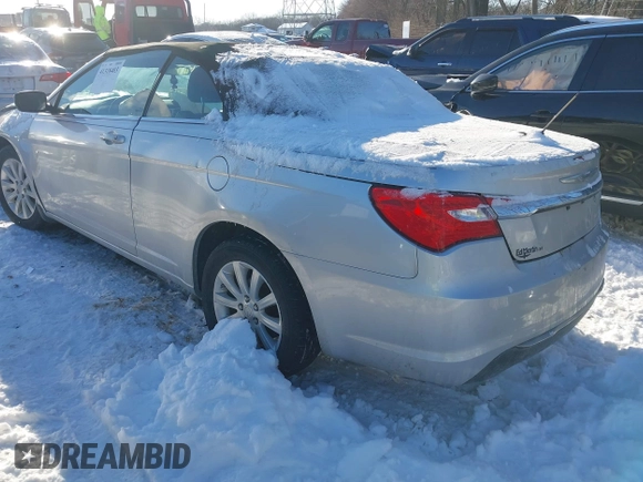2011 Chrysler 200 Touring with VIN 1C3BC2EB4BN535624, listed as a IAAI auction lot 41318403 with 137,557 mi miles. Bid and sale history available at carsss.com. Image 3.