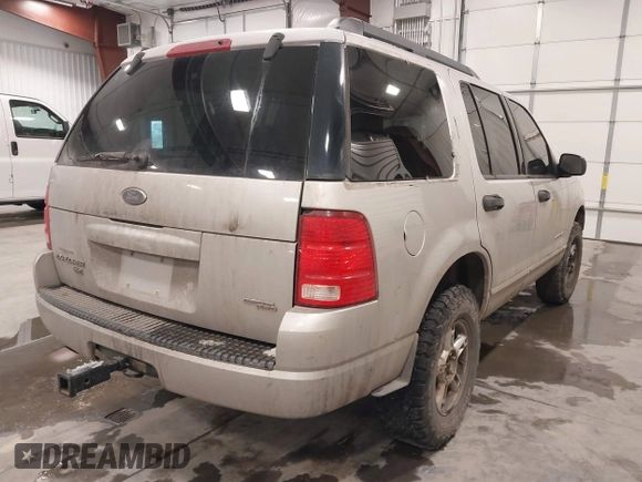 2005 Ford Explorer XLT z VIN 1FMZU63K75UA92666, wystawiony jako IAAI lot #41401078 z przebiegiem 180 753 mil mil oraz . Historia ofert i sprzedaży dostępna na DreamBid. Obrazek 4.