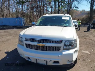 2010 Chevrolet Suburban LTZ with VIN 1GNUKKE32AR273522, listed as a IAAI auction lot 41820739 with 139,406 mi miles. Bid and sale history available at carsss.com. Image 12.
