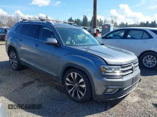 2019 Volkswagen Atlas SEL Premium z VIN 1V2NR2CA0KC613005, wystawiony jako IAAI lot #41884751 z przebiegiem 82 040 mil mil oraz . Historia ofert i sprzedaży dostępna na DreamBid. Obrazek 1.