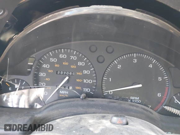 1997 Saturn SL with VIN 1G8ZF528XVZ325466, listed as a IAAI auction lot 41576703 with 237,089 mi miles. Bid and sale history available at carsss.com. Image 7.