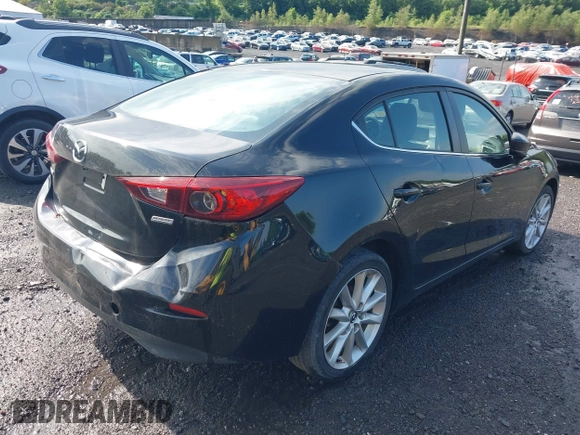 2017 Mazda 3 Touring z VIN 3MZBN1V74HM128575, wystawiony jako IAAI lot #42731487 z przebiegiem 136 553 mil mil oraz . Historia ofert i sprzedaży dostępna na DreamBid. Obrazek 4.