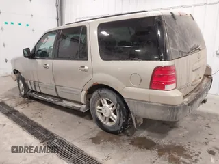 2004 Ford Expedition Special Service with VIN 1FMPU16L34LB27156, listed as a IAAI auction lot 41561202 with 230,318 mi miles. Bid and sale history available at carsss.com. Image 3.