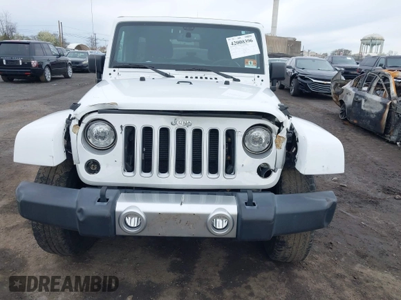 2017 Jeep Wrangler Unlimited Sahara z VIN 1C4BJWEG2HL695672, wystawiony jako IAAI lot #42008396 z przebiegiem 56 028 mil mil oraz . Historia ofert i sprzedaży dostępna na DreamBid. Obrazek 6.