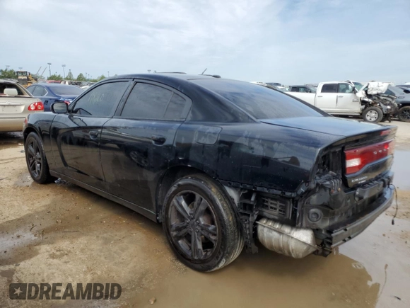 2013 Dodge Charger SXT z VIN 2C3CDXJG5DH730966, wystawiony jako Copart lot #56645314 z przebiegiem 198 160 mil mil oraz Szkoda całkowita • Salvage title. Historia ofert i sprzedaży dostępna na DreamBid. Obrazek 2.